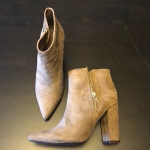 Pointy Heeled Suede Bootie